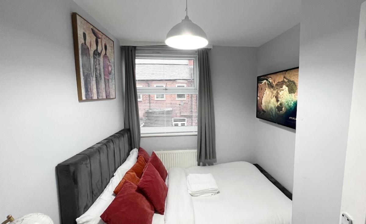 Luxury Spacious 4 Bedroom House - Free Parking - 5 Mins From Centre * Manchester